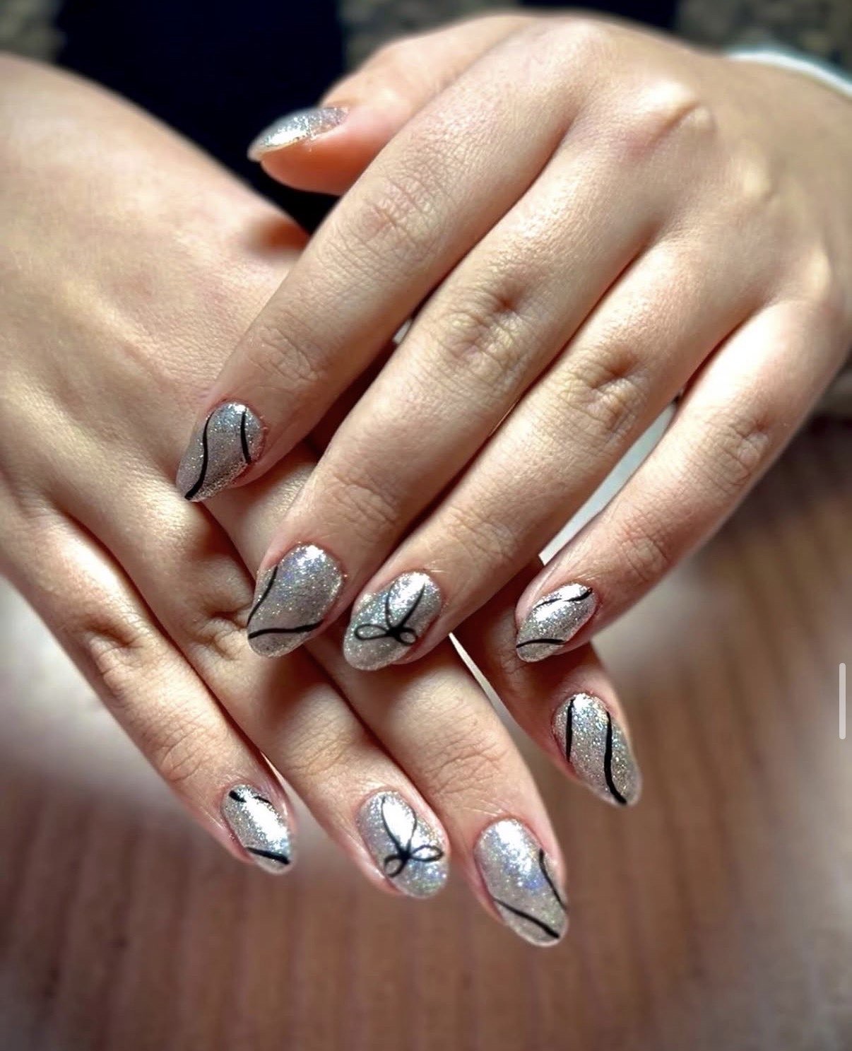 Gel argenté nail art